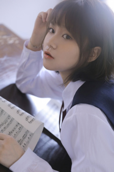 宝贝睁眼看看镜子里的你多美